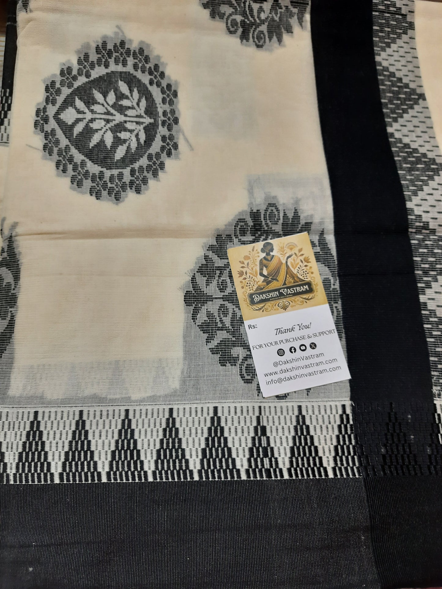 Side view of Kasavu Saree showcasing breathable cotton texture and traditional design