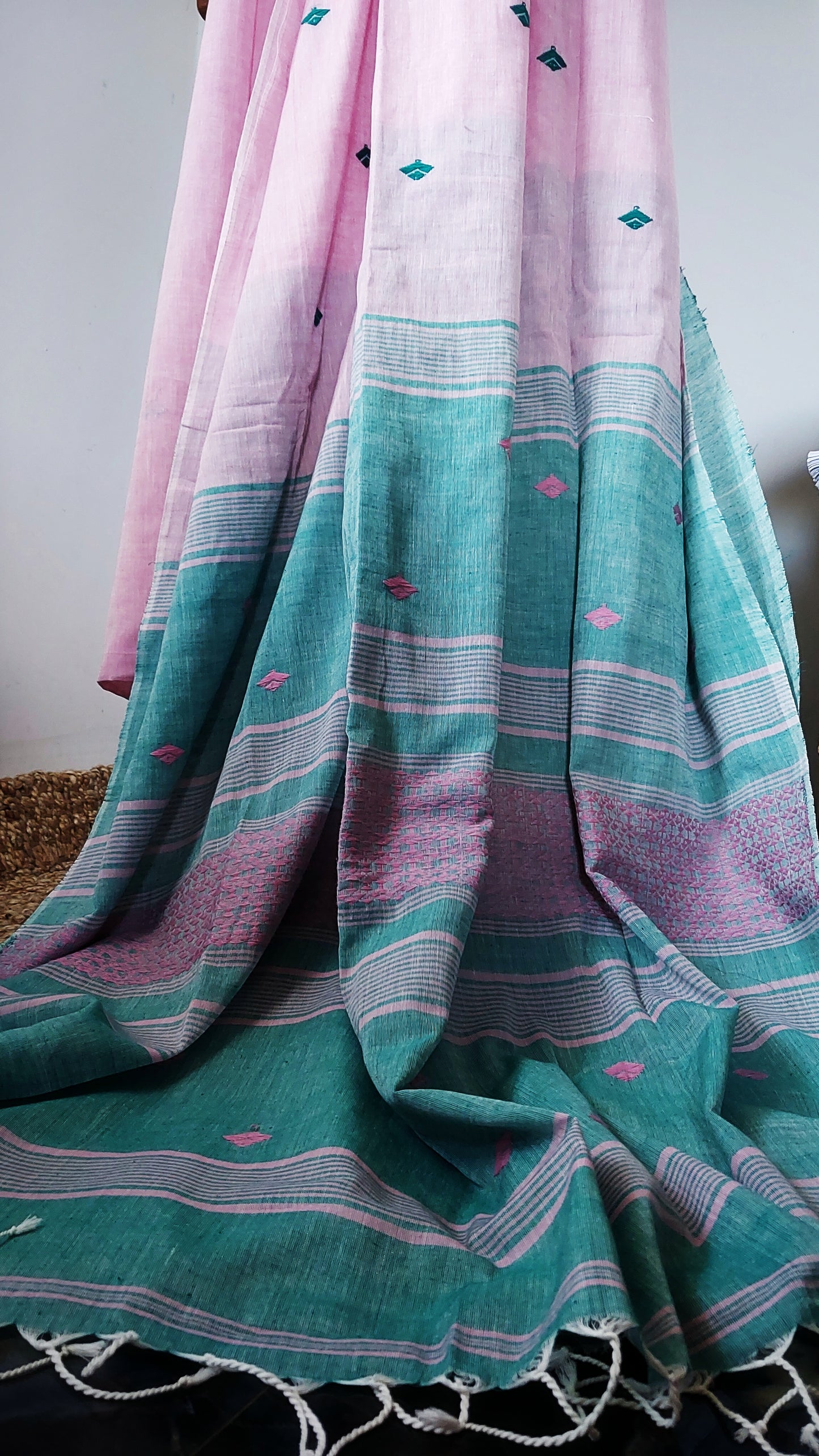 Buy Chandrika Saree online – Chandrika Assam Cotton Saree rear view