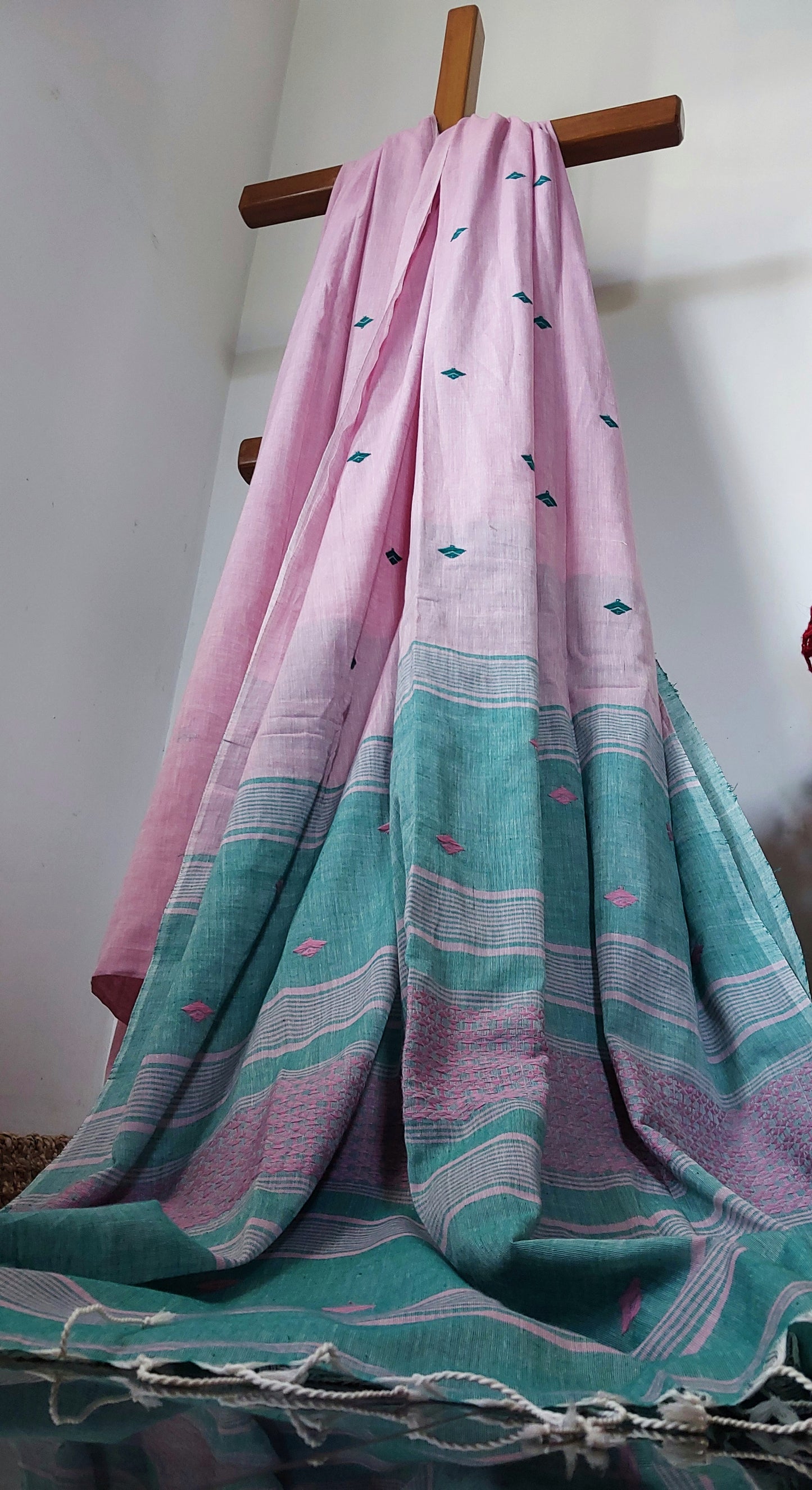 Buy Chandrika Saree online – Chandrika Assam Cotton Saree side view