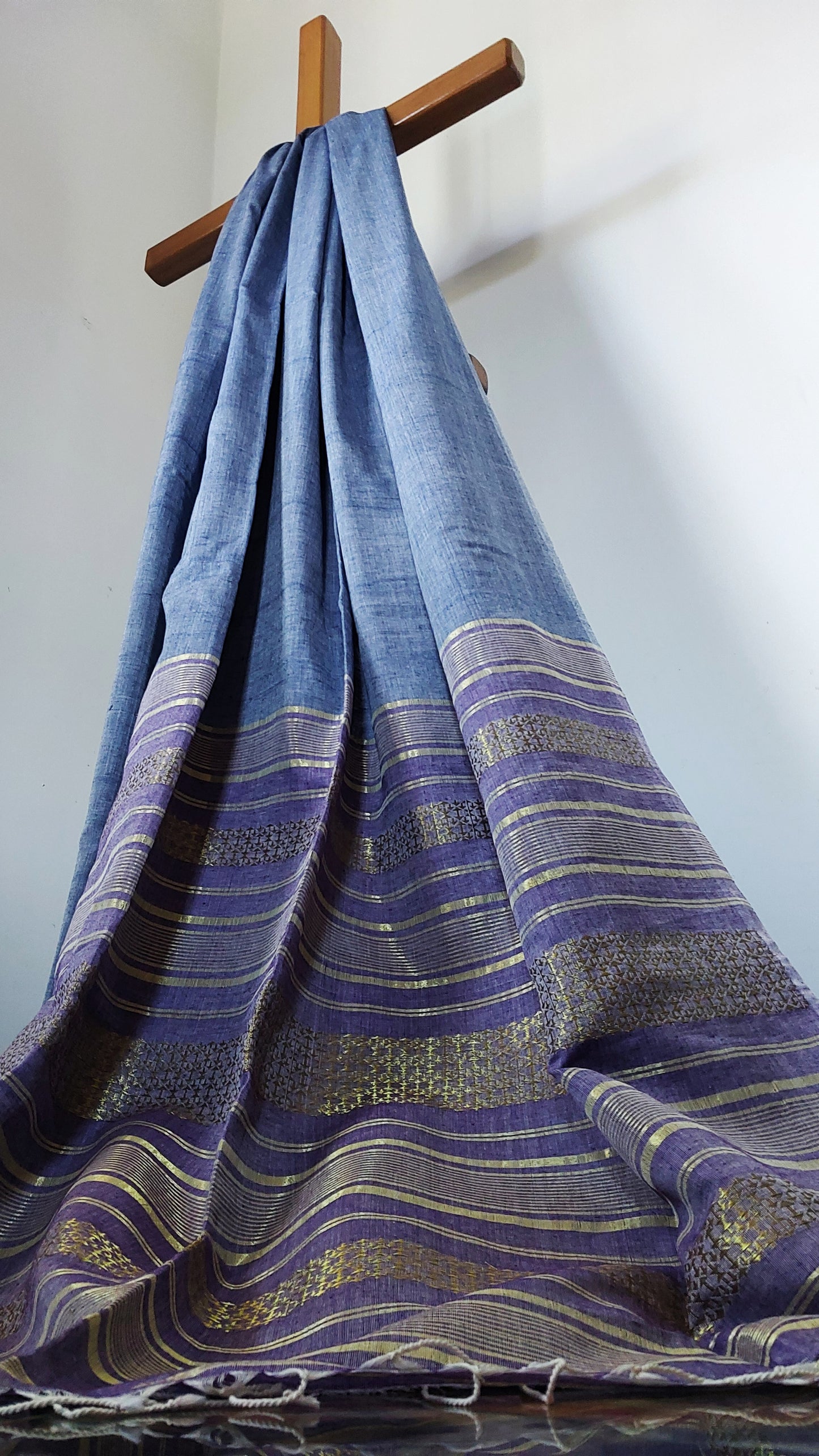 Buy Neerangi Saree online – Neerangi Blue Violet Saree front view