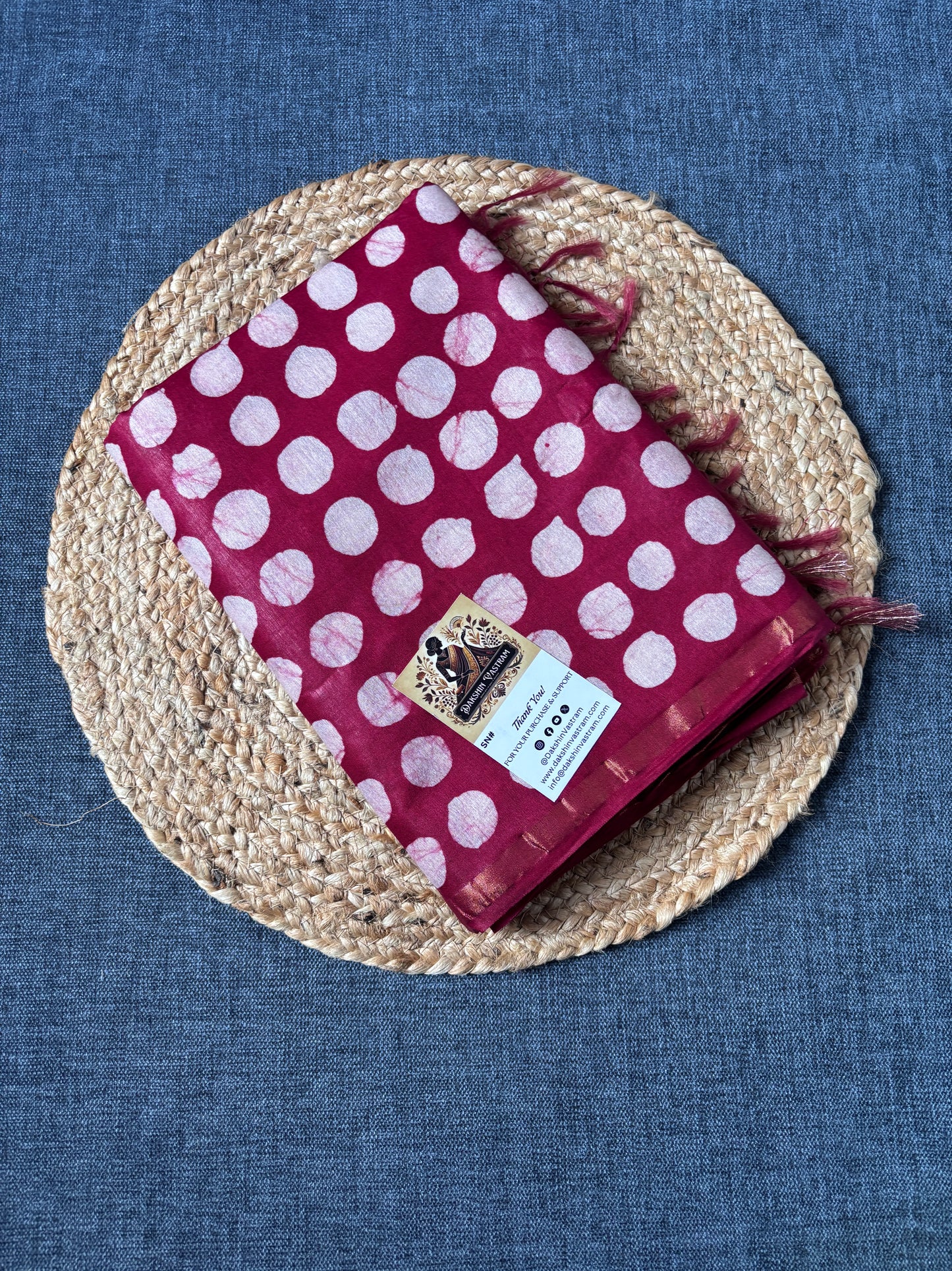 Buy mulmul cotton saree online – Saree with blouse piece view