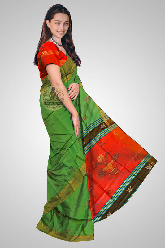 Shop Authentic Silk Saree – Elegant pallu side profile