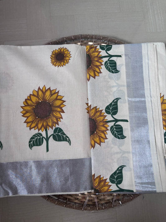 Shop South Indian Saree online – Side view of Kerala Kasavu pleats