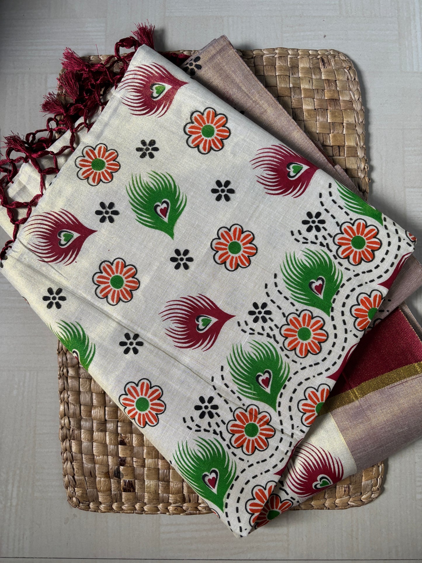 Buy Kerala Kasavu Saree with Maroon Border online – Kasavu Saree rear view