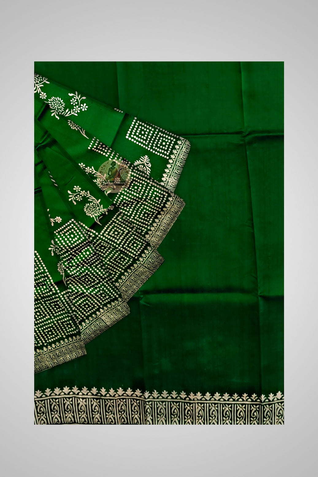 Buy Pure Saree UK – Close-up of traditional weaving