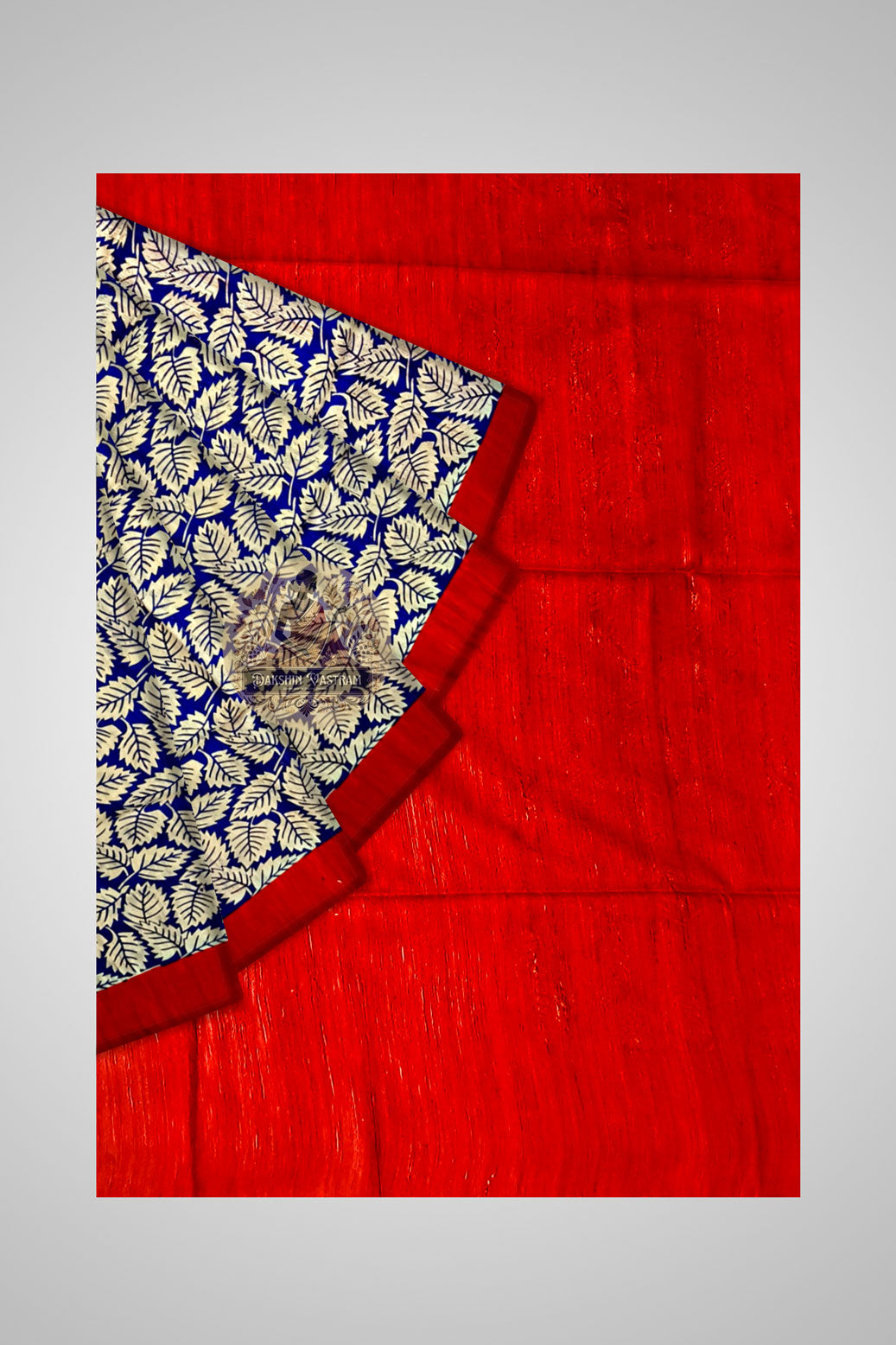 Order Tussar Saree Online – Close-up of traditional weaving detail