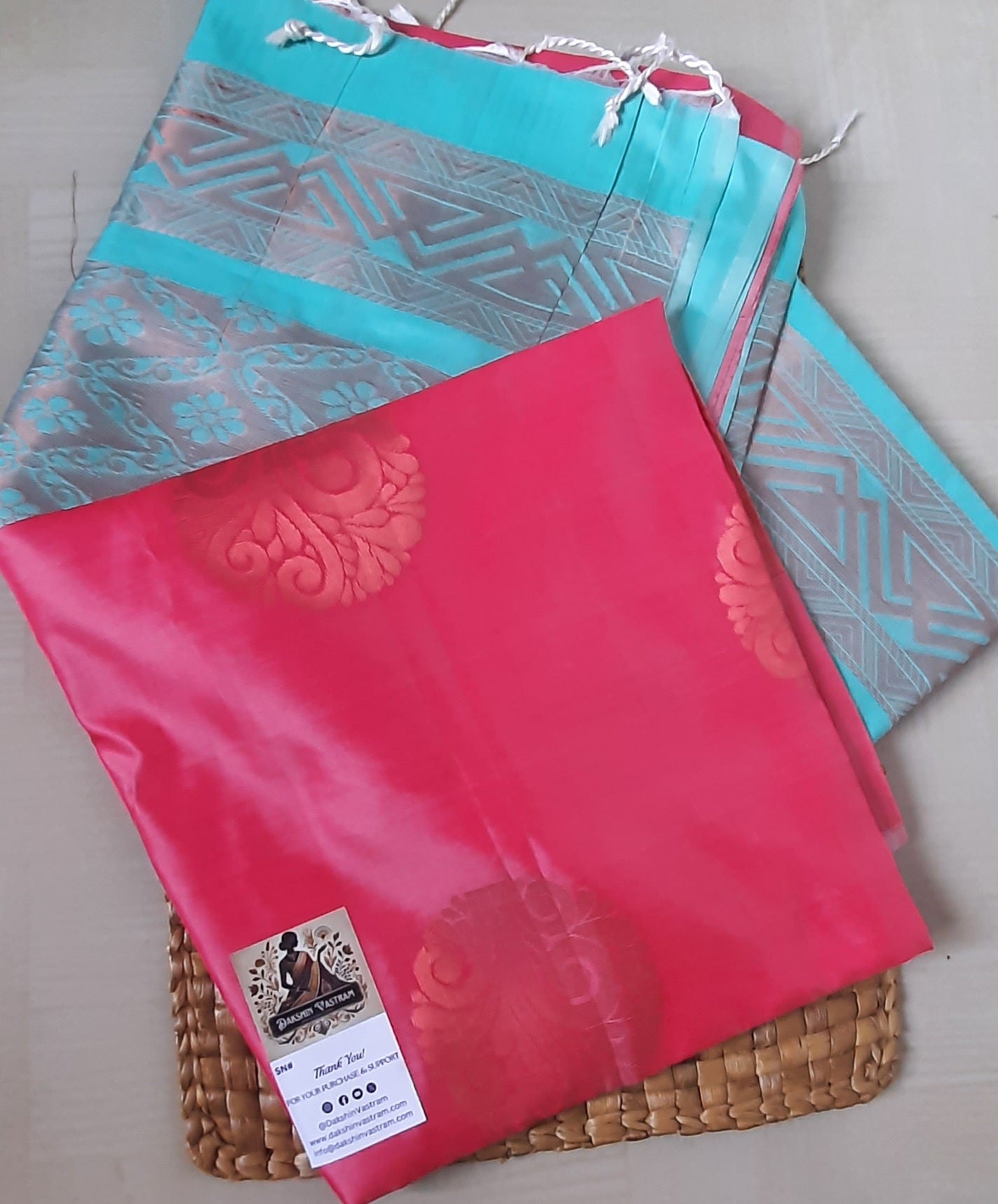 Buy South Indian Saree online – Soft Semi Silk Saree close-up