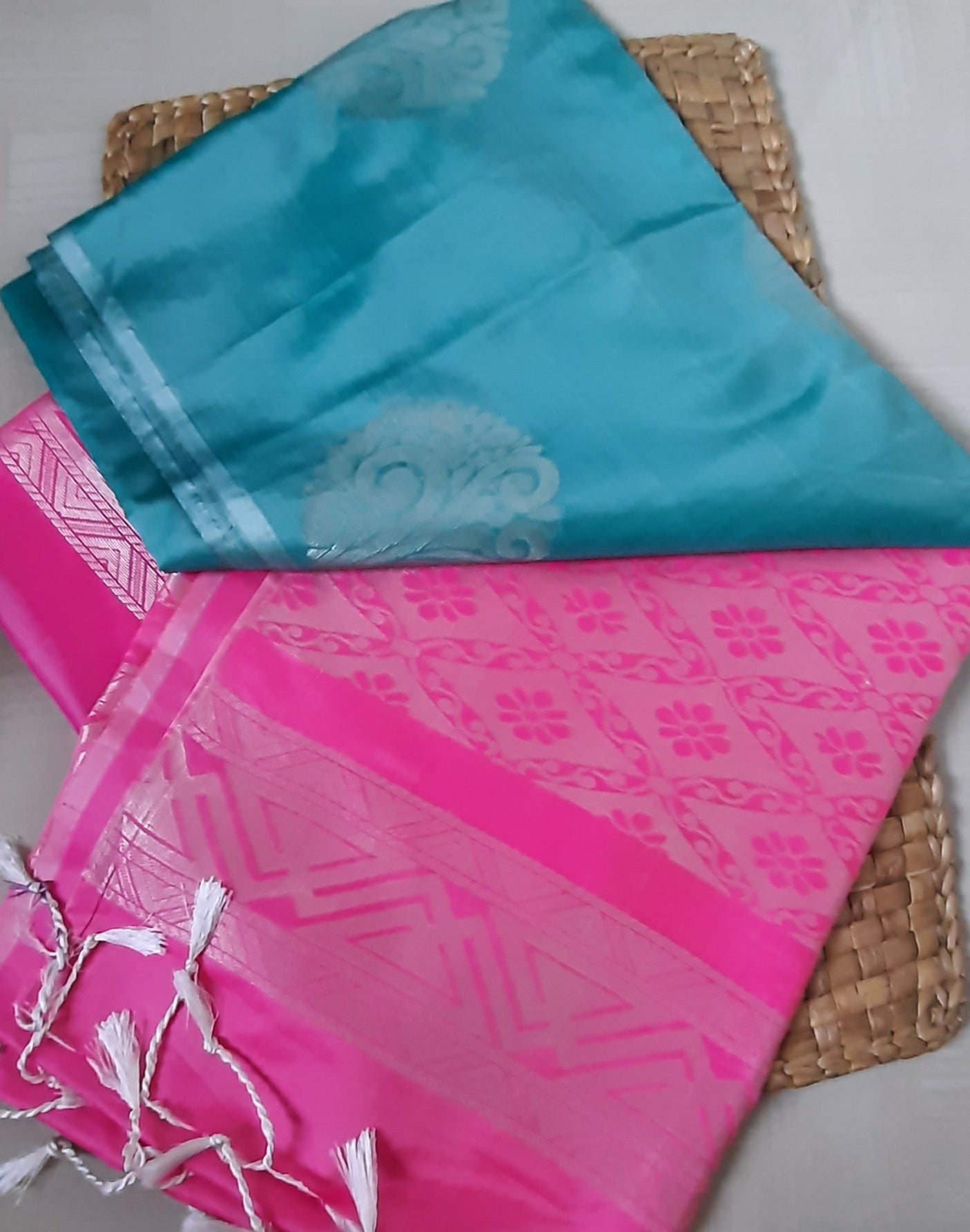 Buy South Indian Saree online – Semi Silk Saree close-up