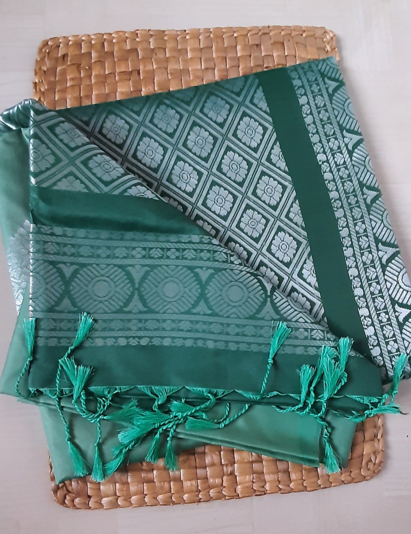 Buy South Indian Saree online – Soft Semi Silk Saree blouse
