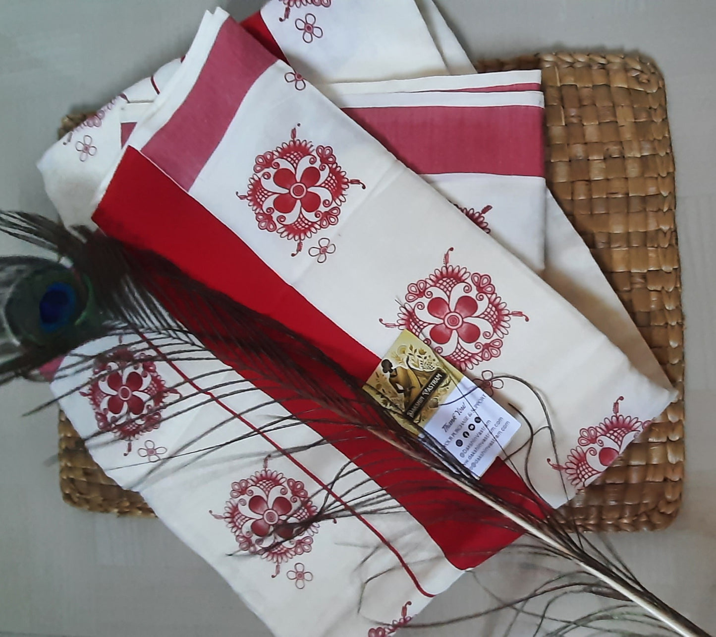 Buy Kasavu Cotton Saree online – 100% Organic Cotton Kasavu Saree side view