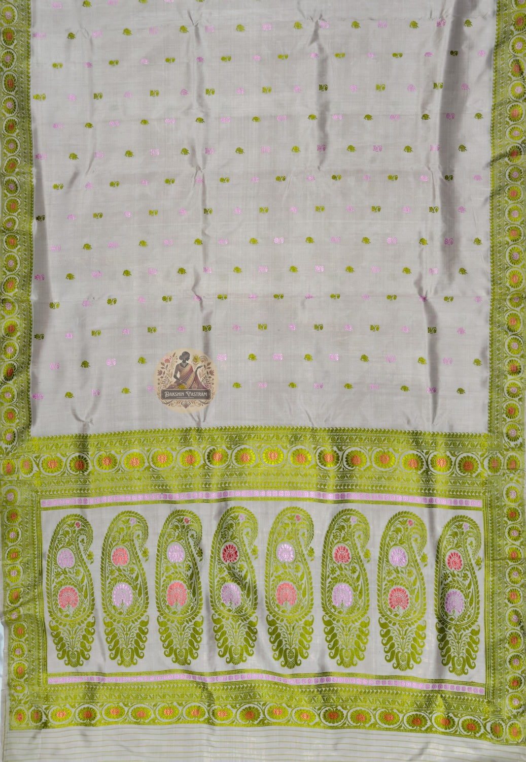 Close-up of master-woven Mahabharata war council assembly with celestial chariot border detail on Baluchari Silk Saree