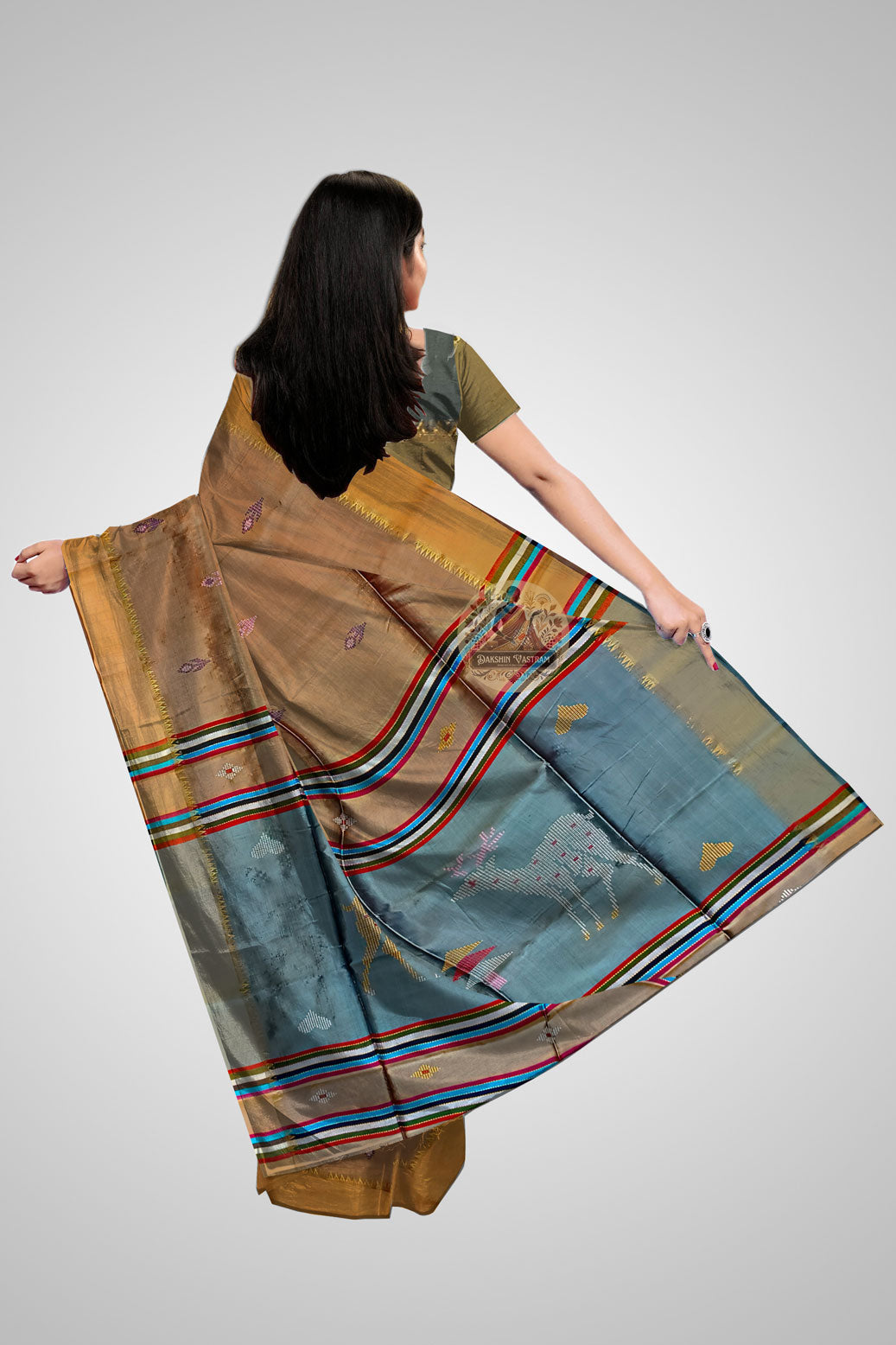 Buy Handloom Silk Saree Online – Rear pallu design in motion