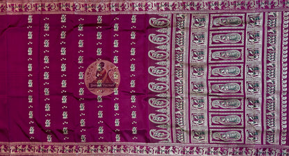 Bishnupur handloom Baluchari saree texture detail on pure mulberry silk