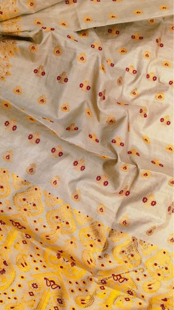 Buy Muga Silk Saree online – front view of silk saree