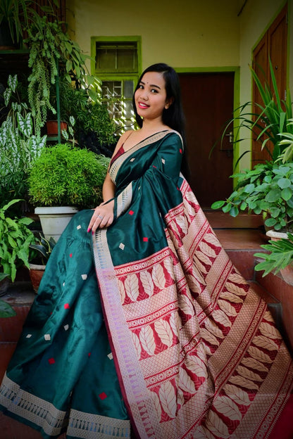 Shop Assam Mulberry Silk Saree online – Side pleat detail view
