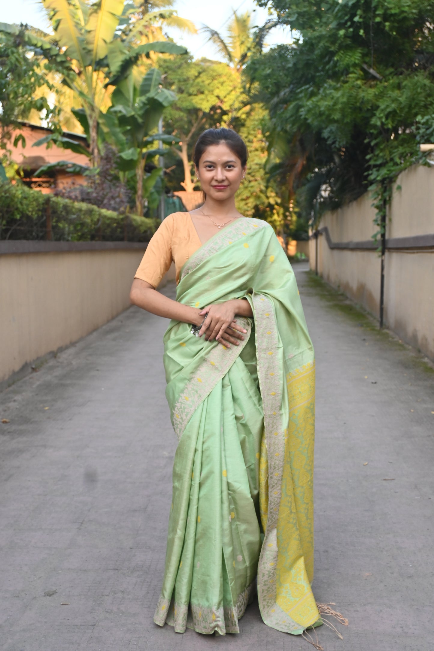 Buy Assam Silk Saree online – Toss x Mulberry front view with woven border