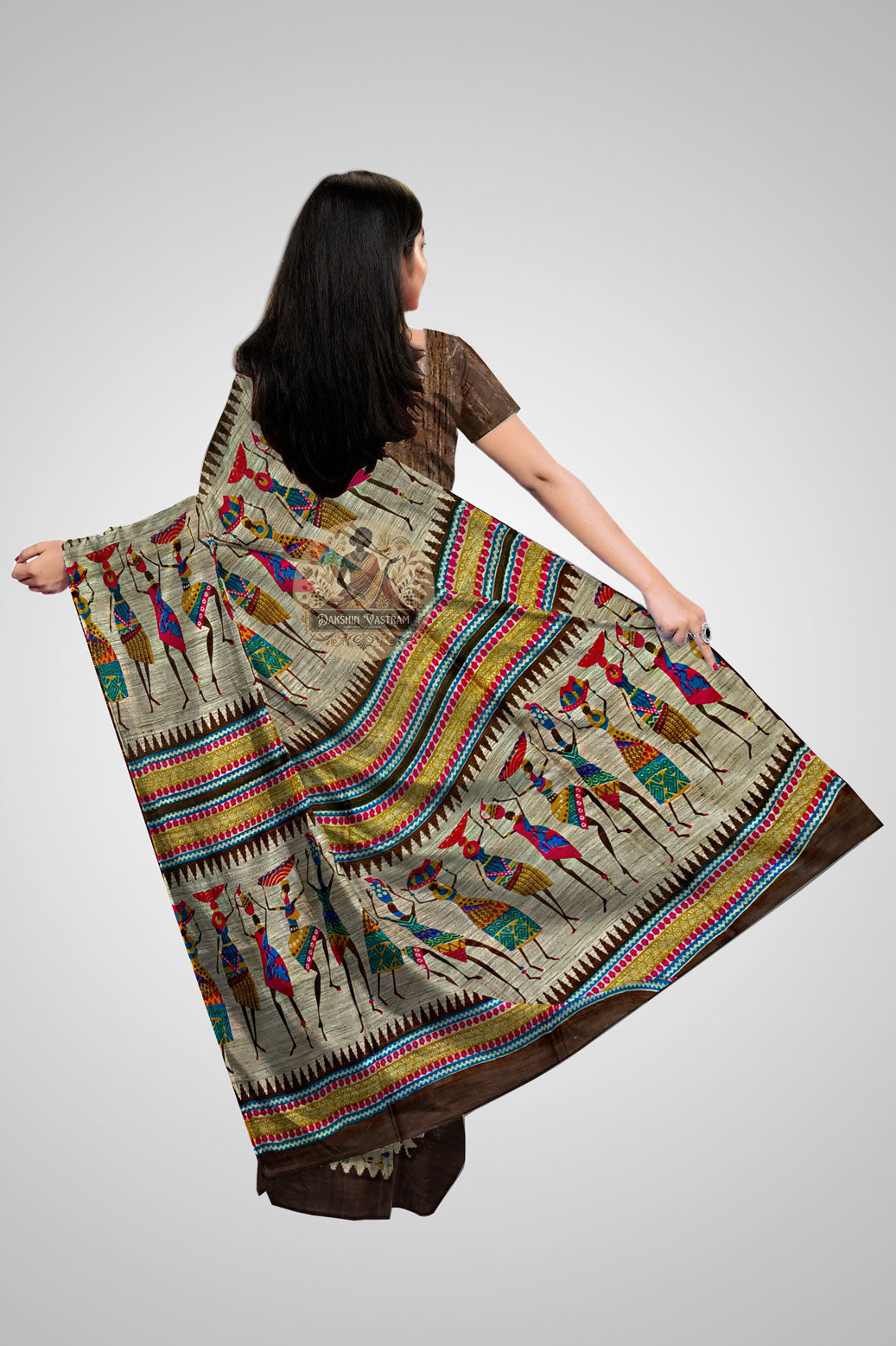 Discover Raw Silk Saree – Rear view with natural pallu texture