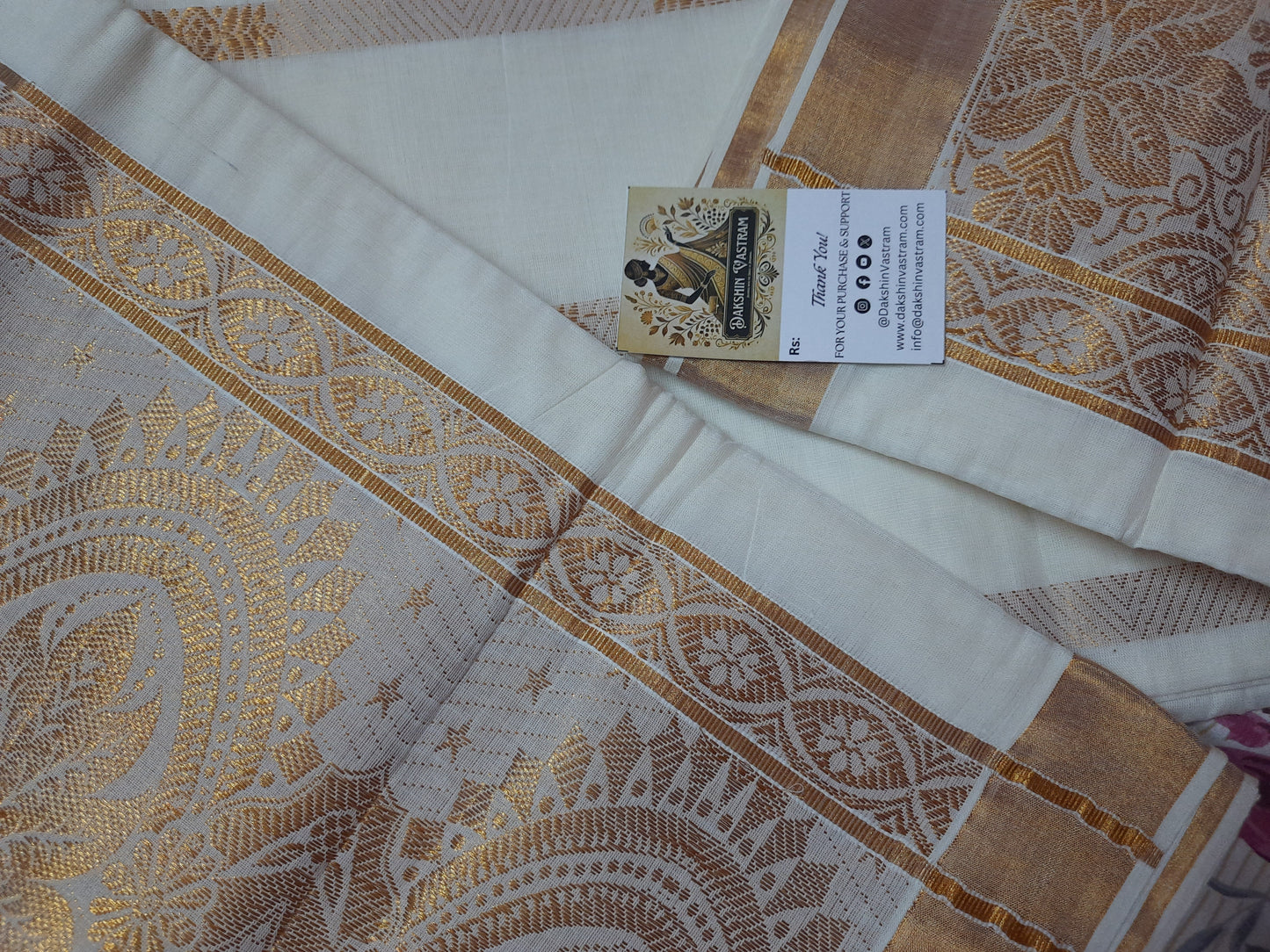 Kasavu Saree | This Kasavu Saree showcases the beauty of handloom weaving