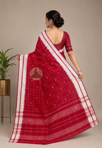 Rear view of West Bengal handloom cotton saree with pallu draped over the shoulder