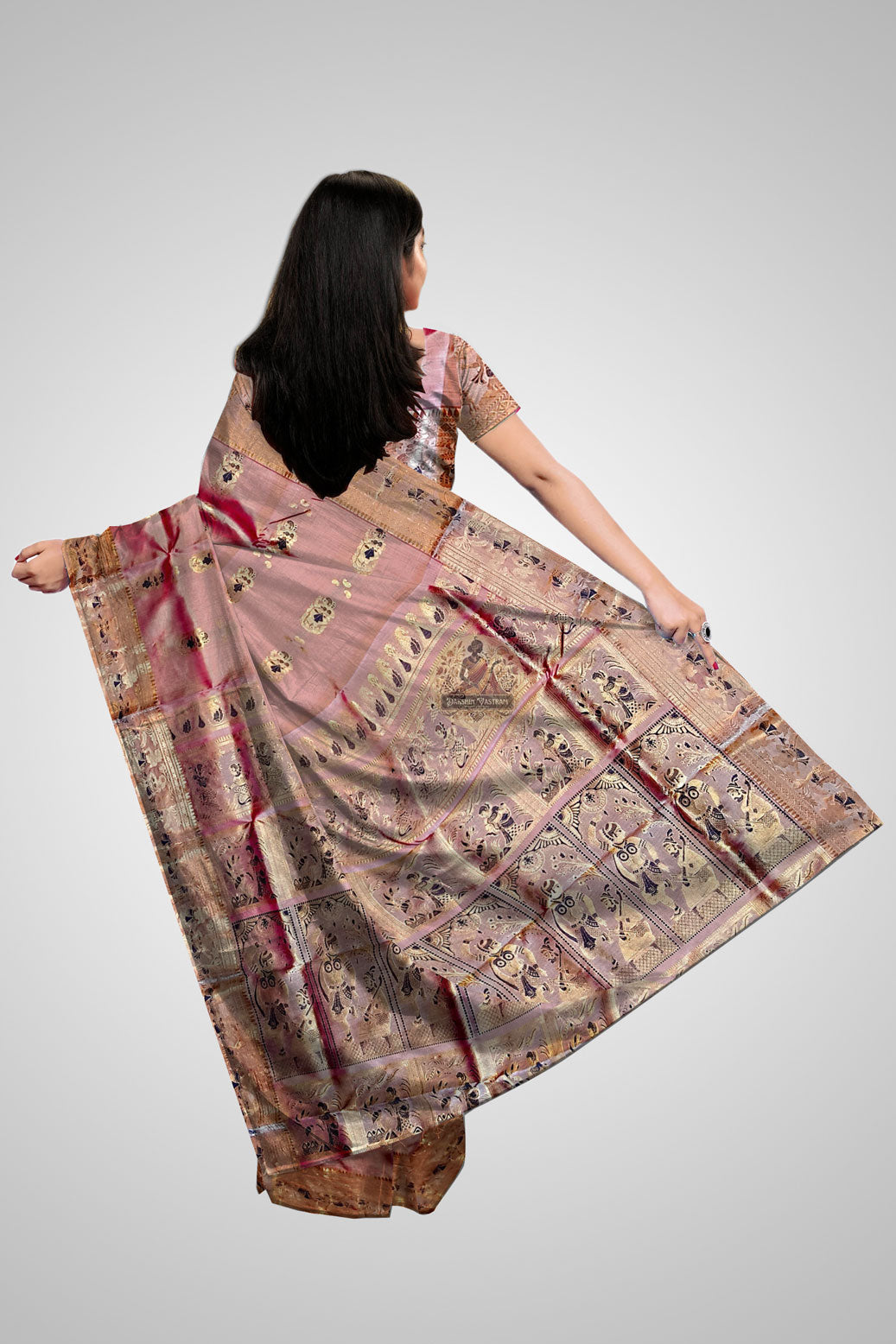 Buy Swarnachari Sarees – Rear view highlighting traditional pallu