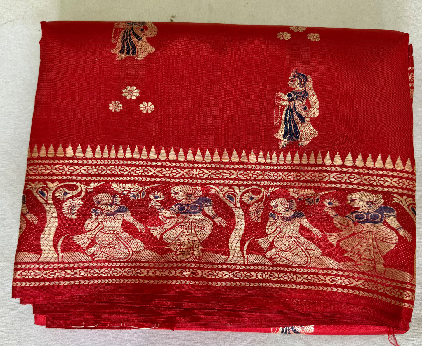 Buy Baluchari Saree online – Front view of mythological silk drape
