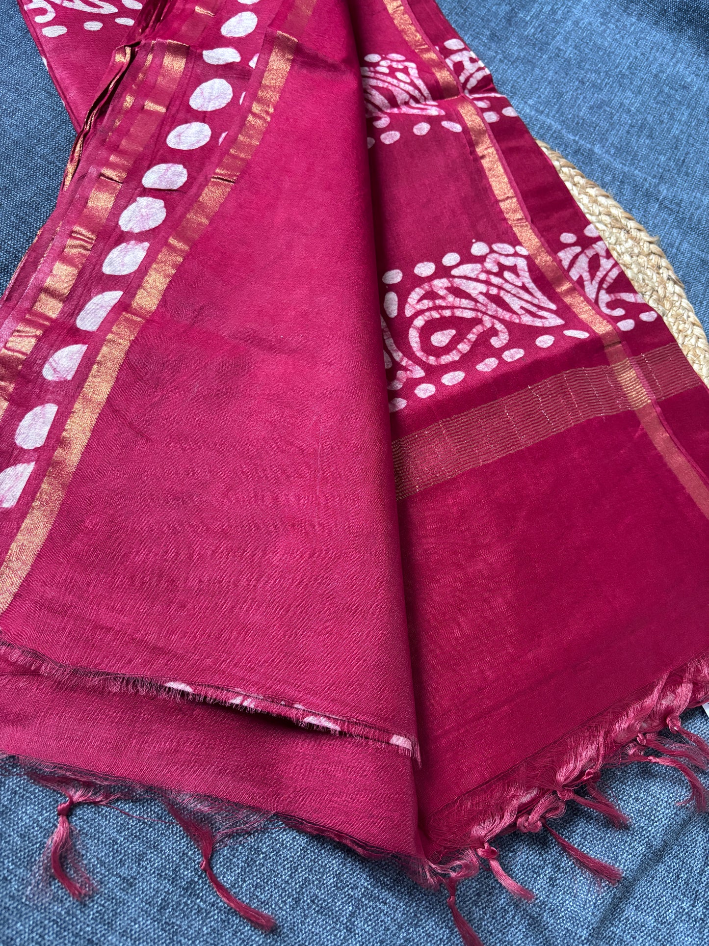 Buy mulmul cotton saree online – Saree with blouse piece view