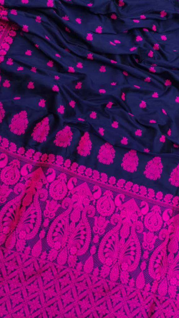 Shop Assam handloom saree India – Side view of silk saree drape