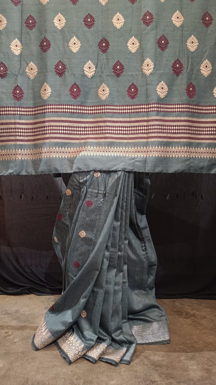 Buy Handloom Assam Silk Saree online – Close-up of Eri woven border