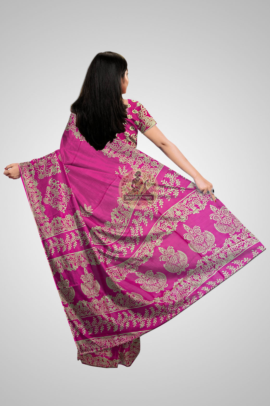Buy Silk Block Print Saree – Rear view showcasing pallu