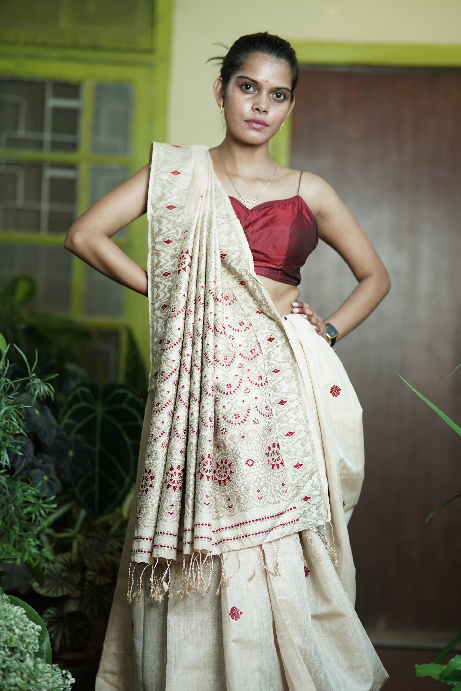 Buy Toss x Eri Assam Saree – Rear view with elegant pallu design