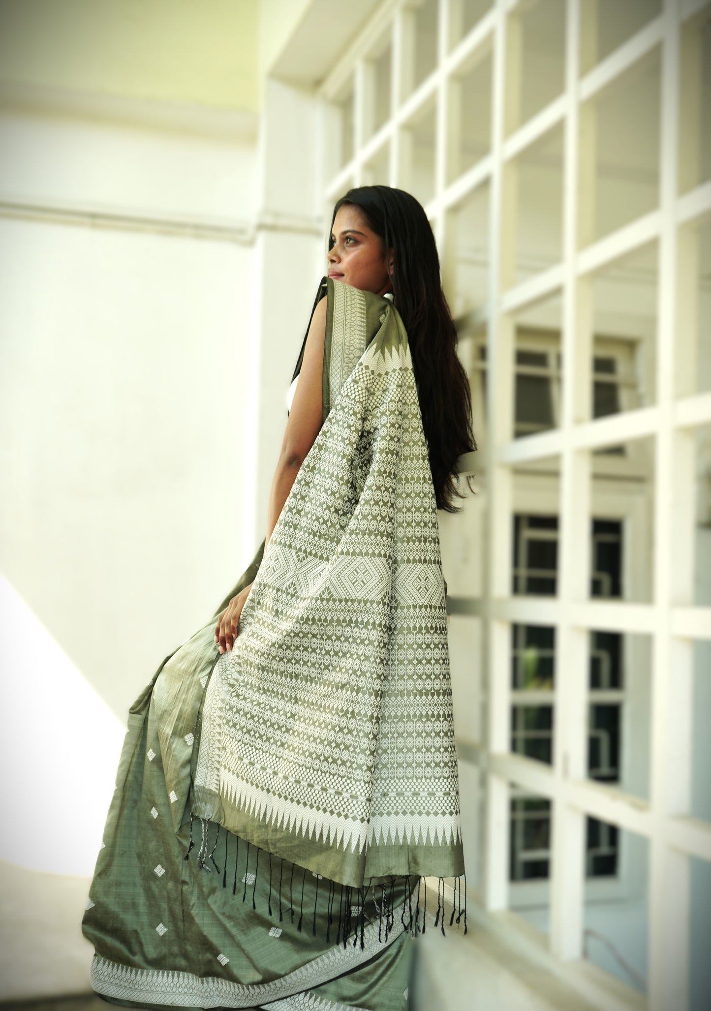 Buy Handloom Assam Silk Sarees – Rear view showing elegant pallu