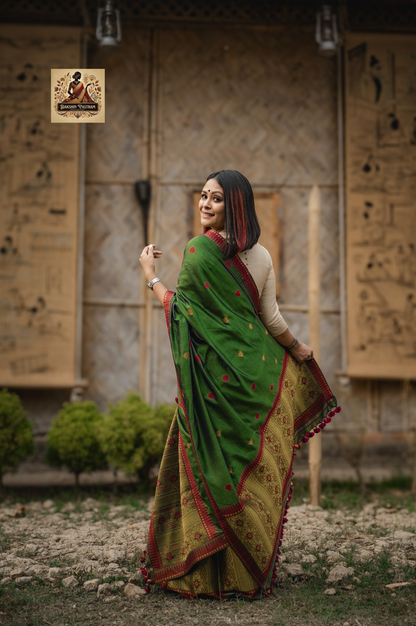 Chador border detail with classic Assamese Bihu motifs – handwoven silk two-piece from Dakshin Vastram