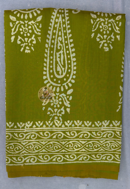Full flat-lay of Bishnupur Pure Katan Silk Saree with temple motifs, showing complete pallu, woven body and border — a handloom heirloom from West Bengal, India