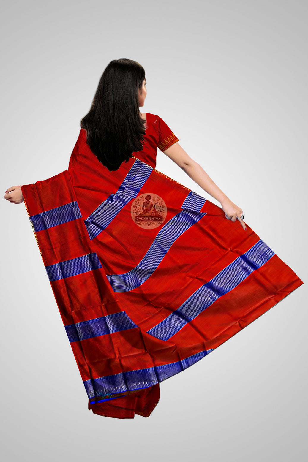 Buy Zari Woven Silk Saree – Backside showcasing pallu and elegance
