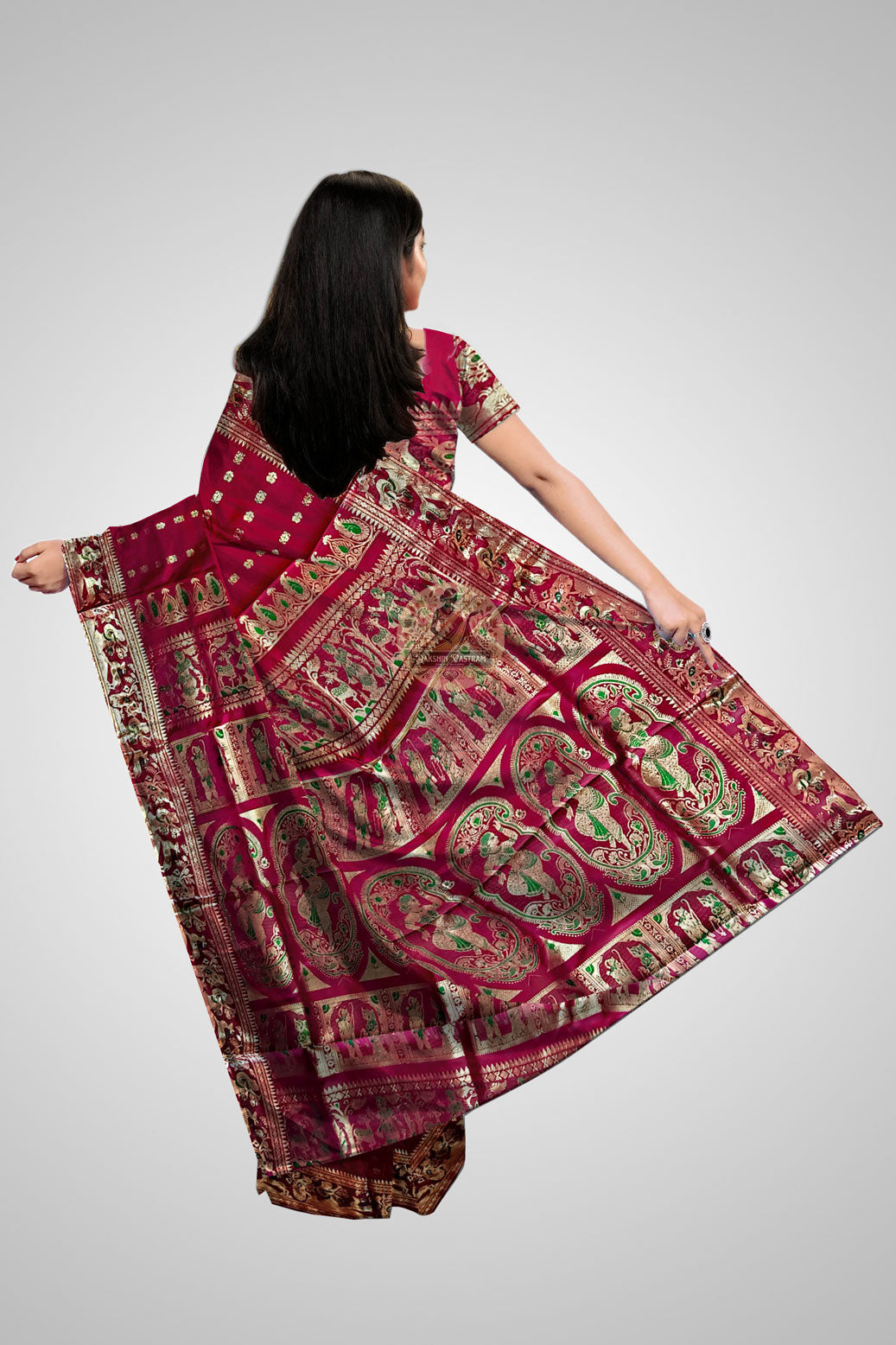 Buy Handwoven Swarnachari Saree – Rear view showing pallu artwork