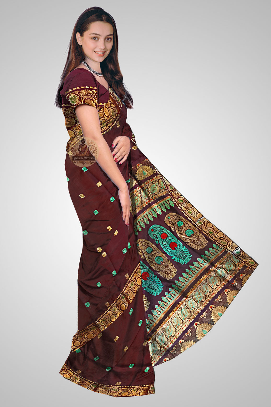 Shop Swarnachari Saree online – Side profile highlighting drape and pleats