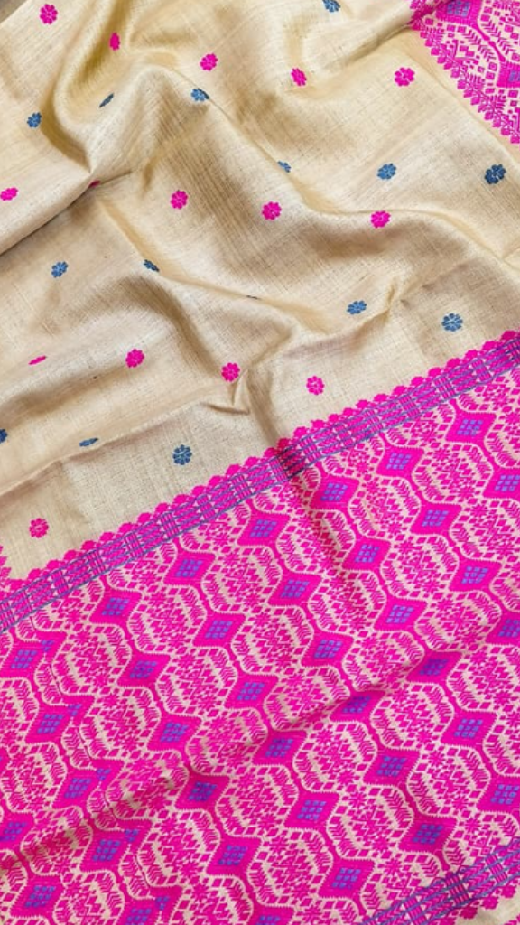 Shop Traditional Silk Saree – saree styled with matching blouse