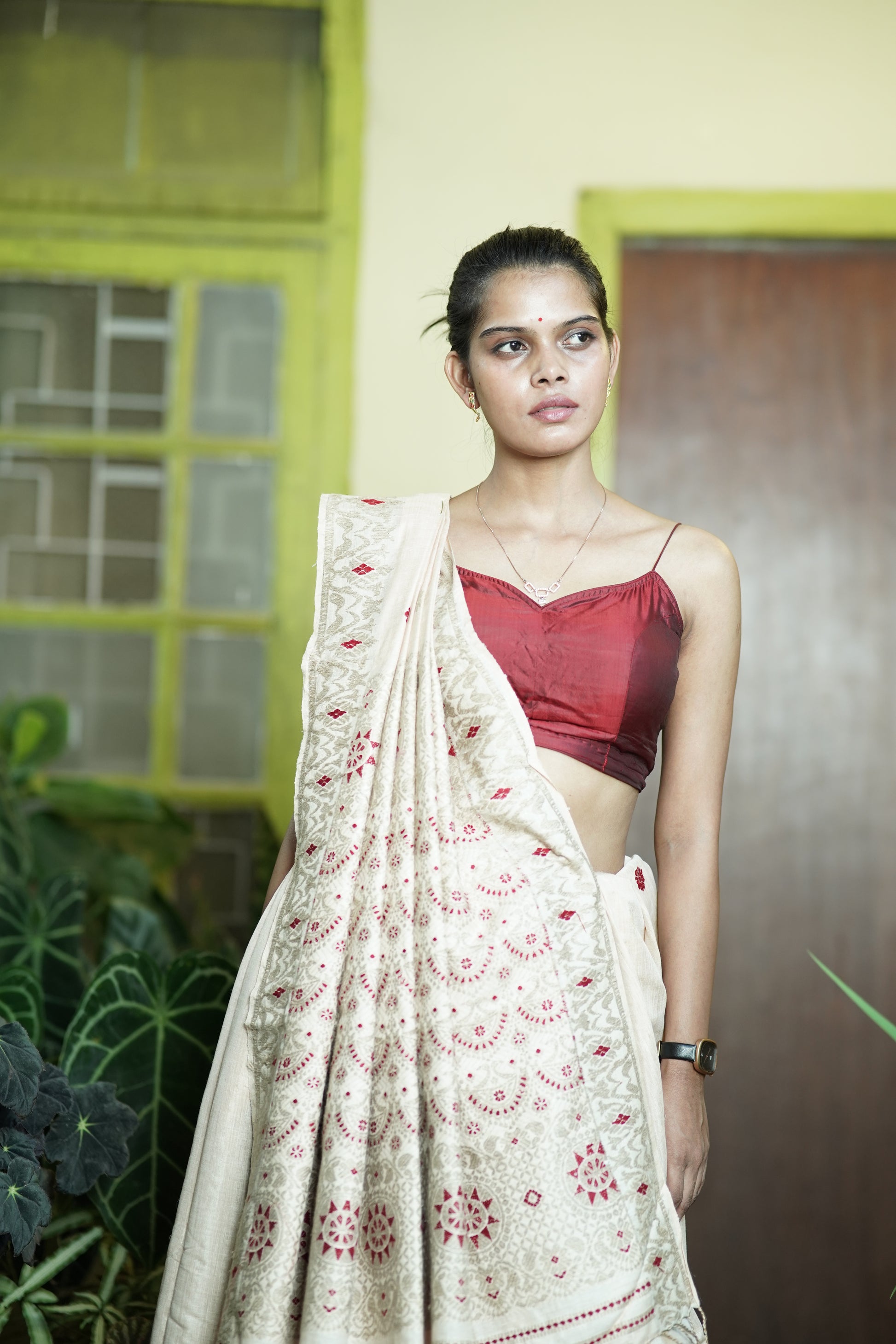 Buy Assam Saree online – Close-up of Toss and Eri silk texture