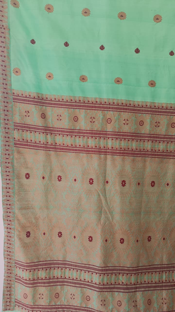 Buy Handloom Assam Silk Saree online – Close-up of stitched border
