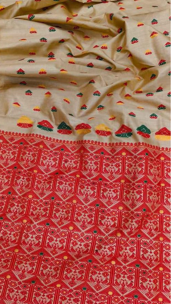 Shop Traditional Silk Saree – saree styled with matching blouse