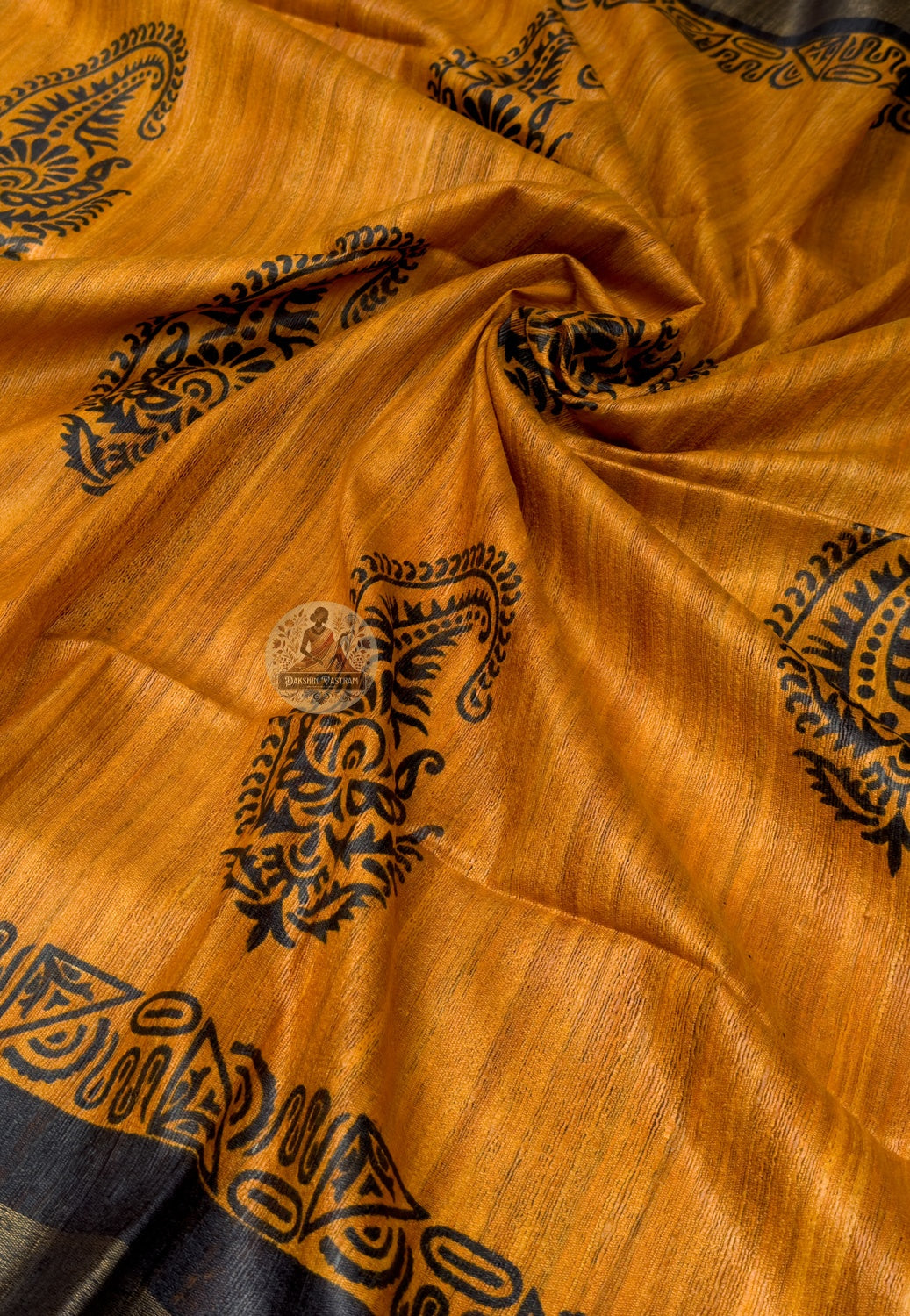 Full saree view of Ghicha Tussar pure silk handloom saree with matching blouse piece for Diwali Navratri Onam and Indian wedding season occasions