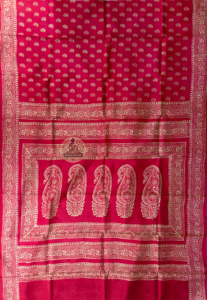 Close-up of handwoven butis showing symmetrical floral pattern on Bishnupur Katan Silk Saree border