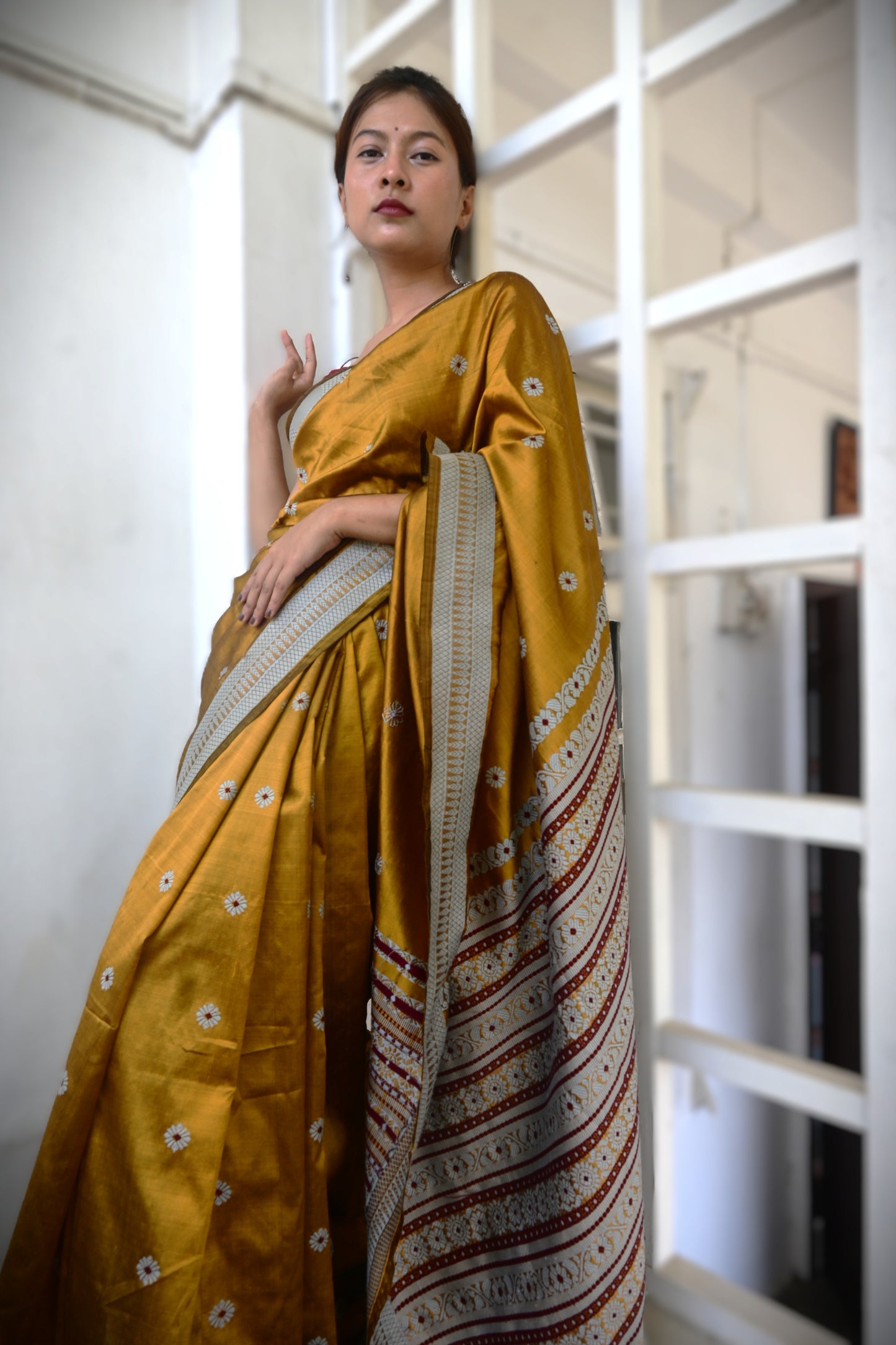 Buy Assam Silk Sarees online – Close-up of silk weave texture