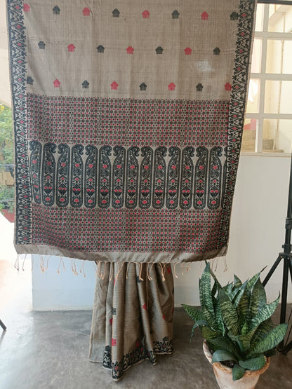 Buy Assam Silk Saree online – Close-up showing woven texture and border