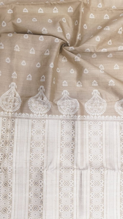 Buy Handloom Muga Silk Saree – close-up of silk weave texture