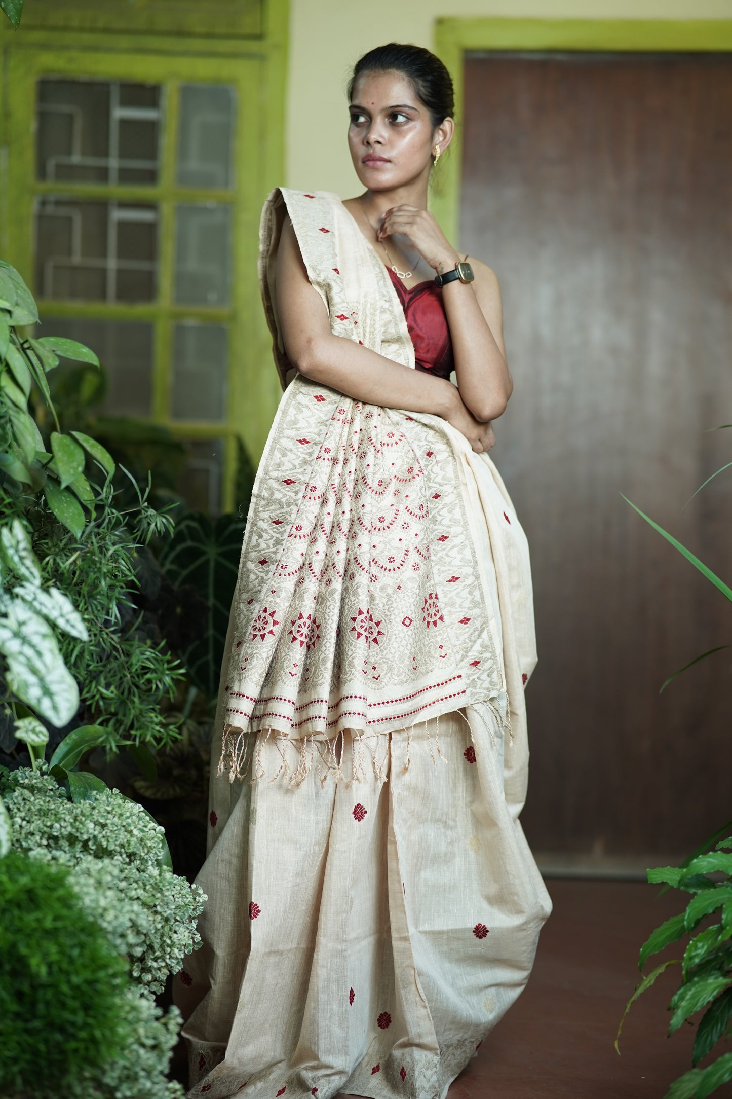 Shop Toss Eri Saree online – Lightweight weave for global occasions