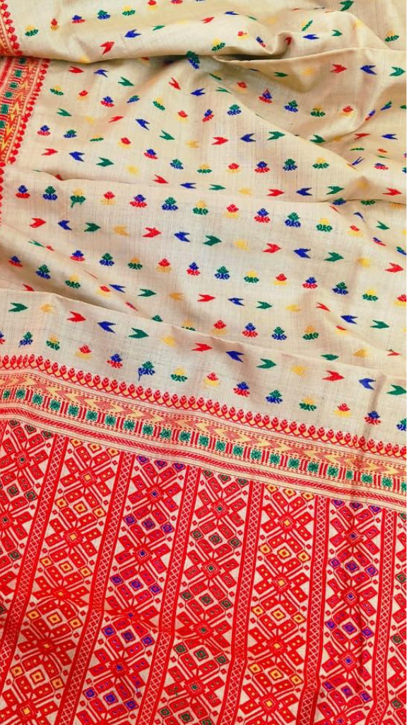 Full drape view of handloom Muga Silk Saree in warm gold – premium Indian silk saree for UK buyers