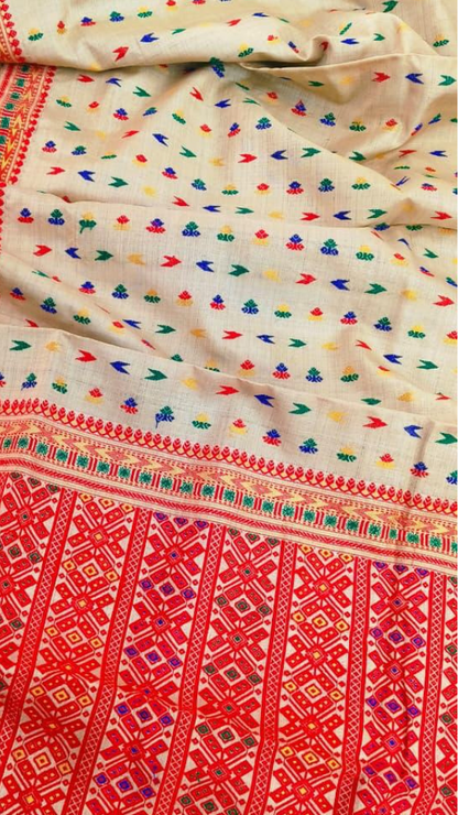 Full drape view of handloom Muga Silk Saree in warm gold – premium Indian silk saree for UK buyers