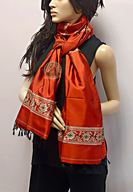 Shop Handloom Silk Stole – Side view of flowing silk accessory