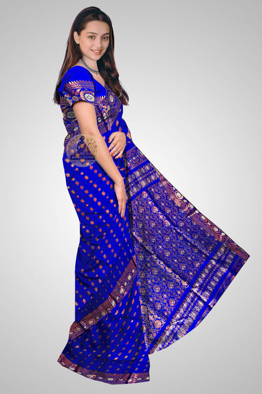 Shop Swarnachari Saree online – Side view highlighting zari motifs
